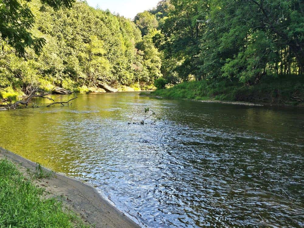 Photo of 409 River Place Ln #20, Galax, VA 24333 (MLS # 111320)