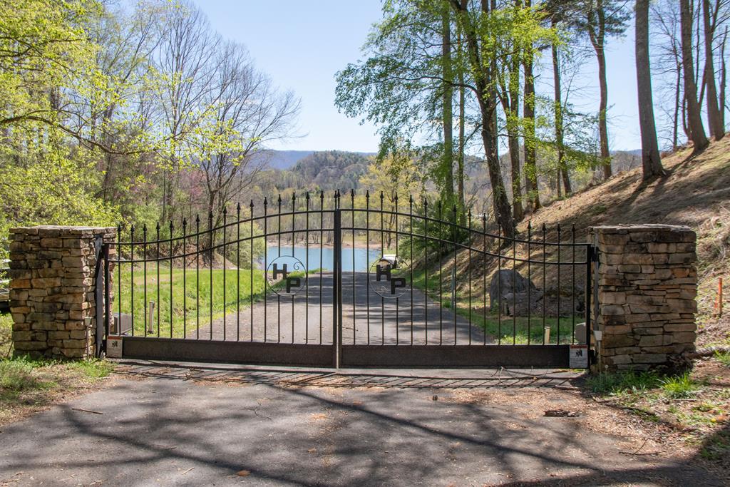 Abingdon, Virginia 24211, United States, 4 Bedrooms Bedrooms, ,3 BathroomsBathrooms,Residential,Active,108818