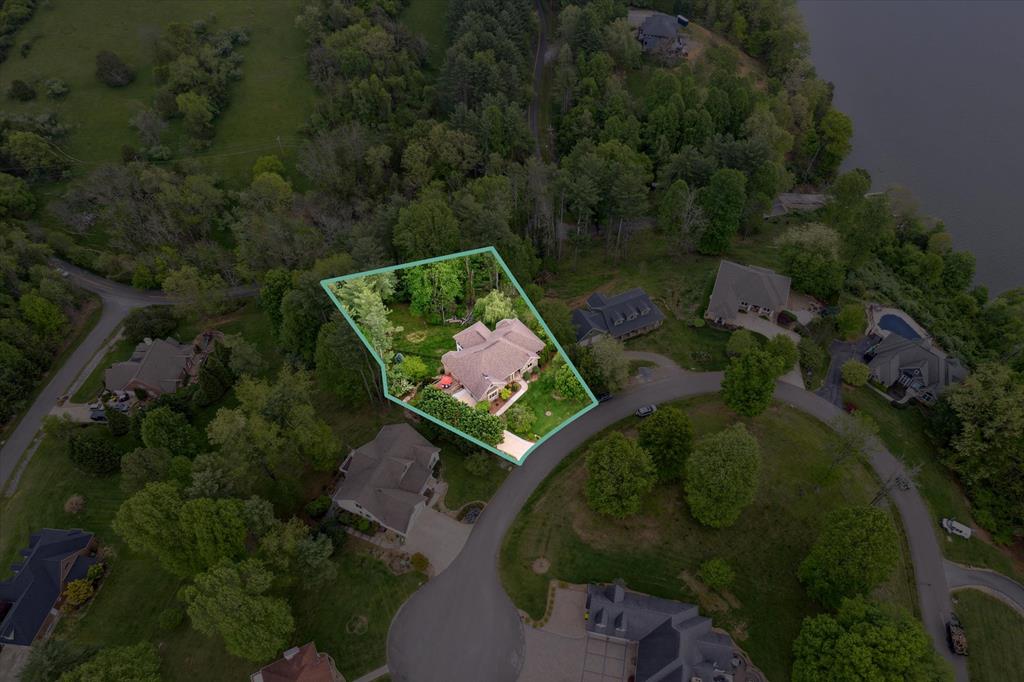 Abingdon, Virginia 24211, United States, 4 Bedrooms Bedrooms, ,3 BathroomsBathrooms,Residential,Active,108818