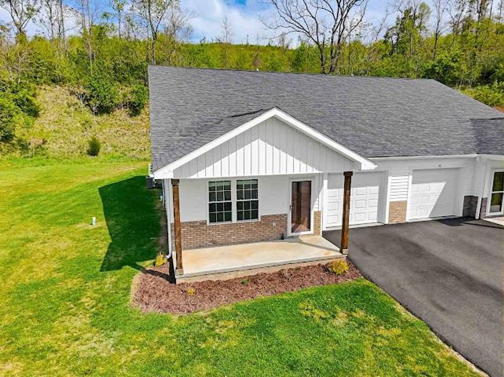 Photo of 96 Village Court, Lebanon, VA 24266 (MLS # 109709)