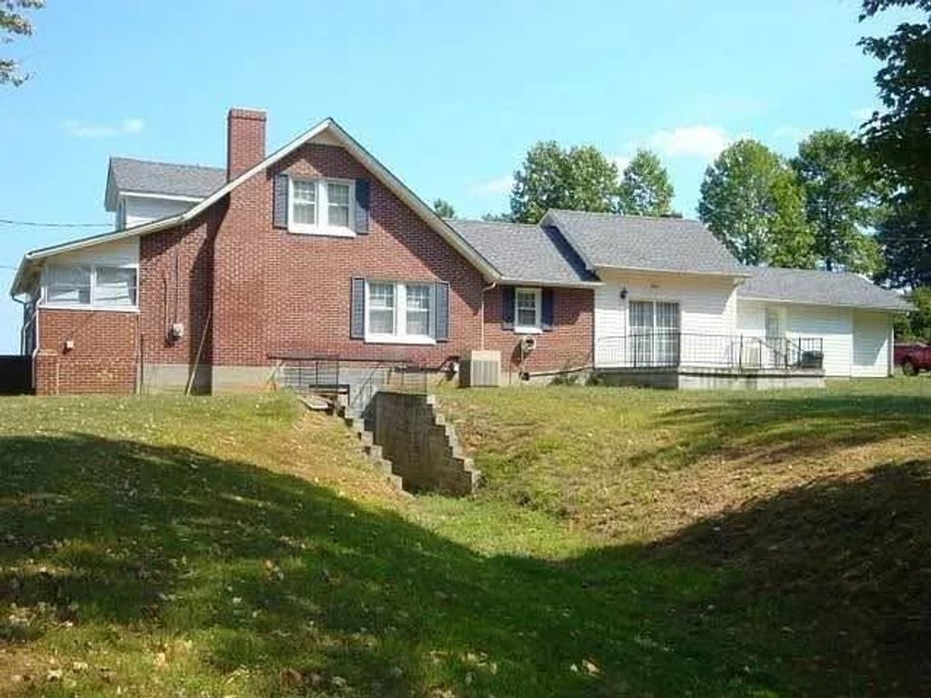 Photo of 124 Collinstown Rd, Stuart, VA 24171 (MLS # 104303)