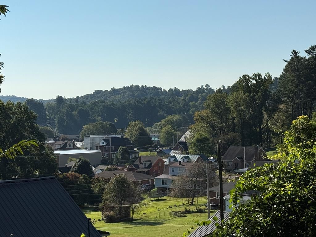 Photo of 308 Edgewood Dr #7,8, Galax, VA 24333 (MLS # 103293)