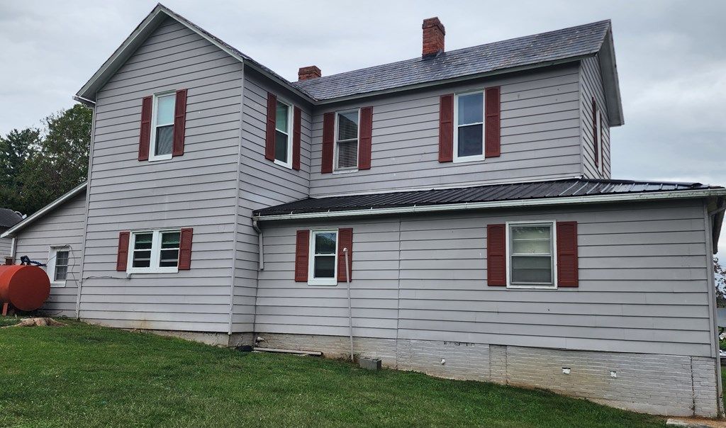 Photo of 1147 Riverside Drive, North Tazewell, VA 24630 (MLS # 103586)