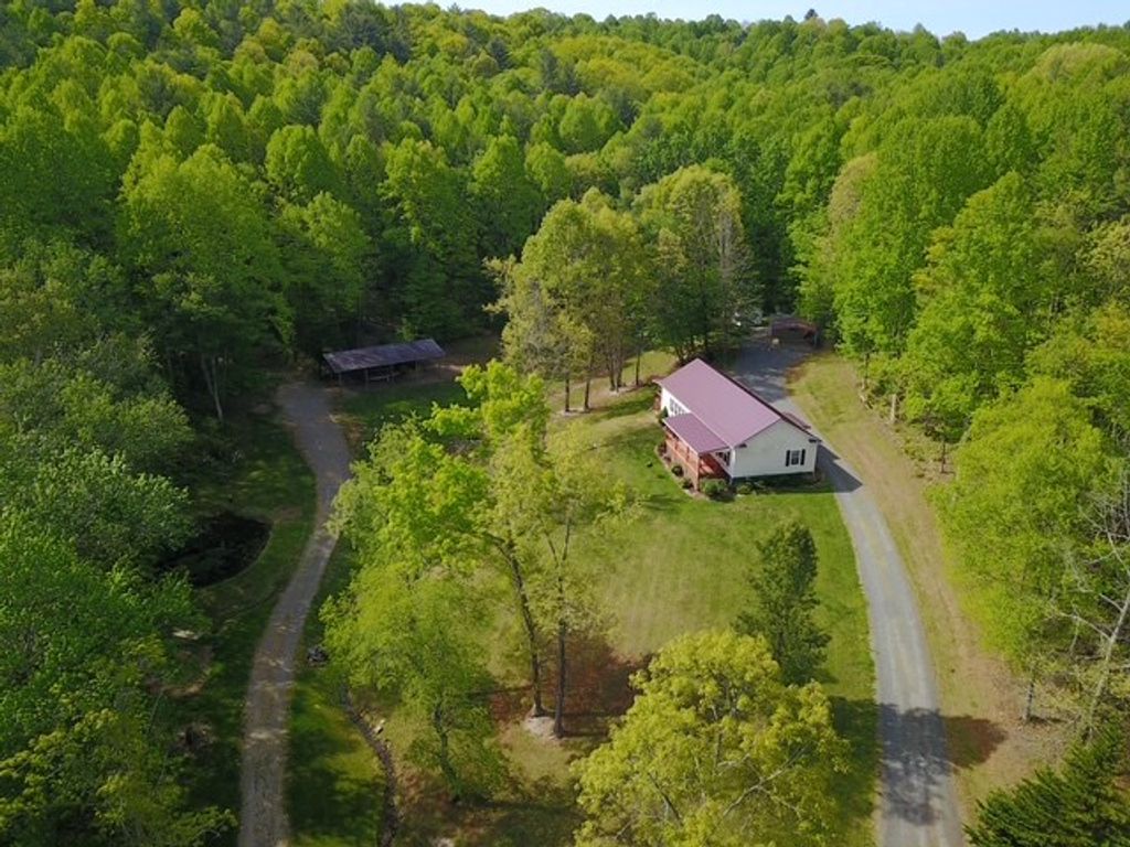 Photo of 2820 Crossroads Dr, Galax, VA 24333 (MLS # 109976)
