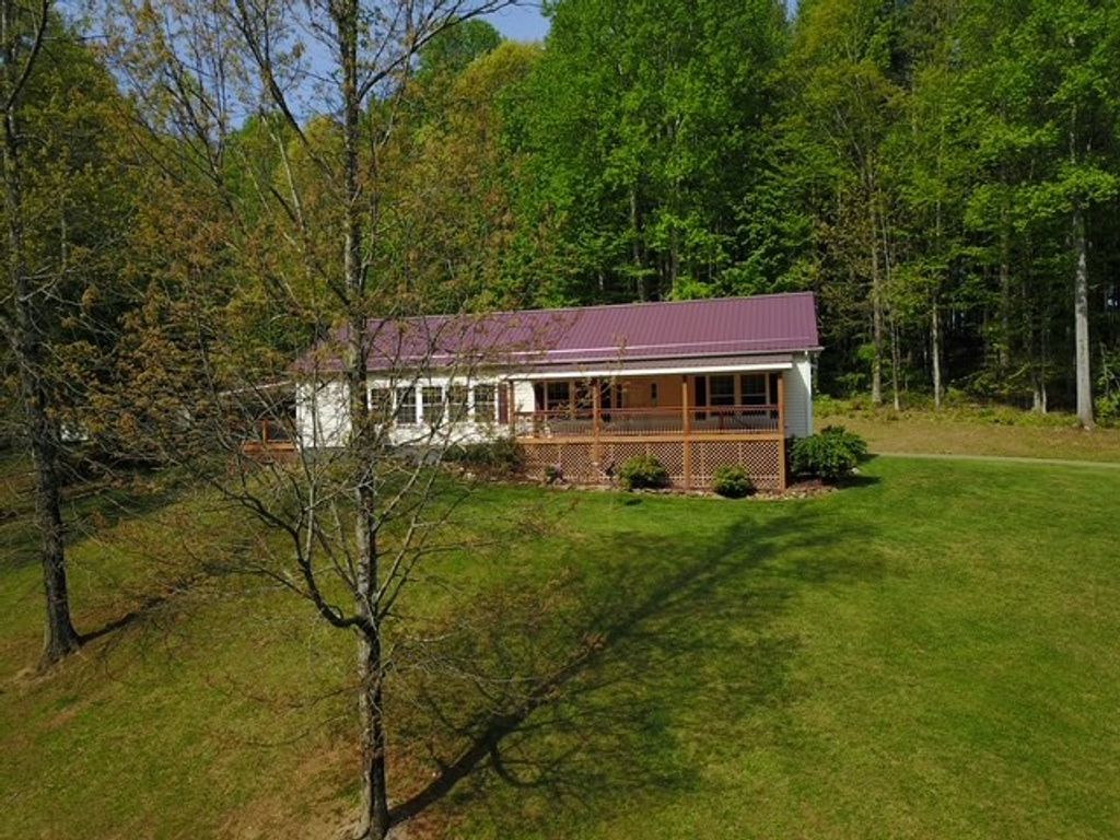 Photo of 2820 Crossroads Dr, Galax, VA 24333 (MLS # 109976)