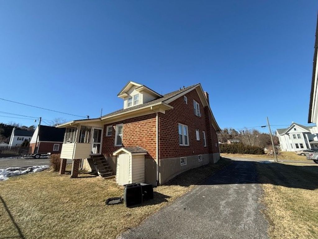 Photo of 305 W Washington St, Galax, VA 24333 (MLS # 104545)