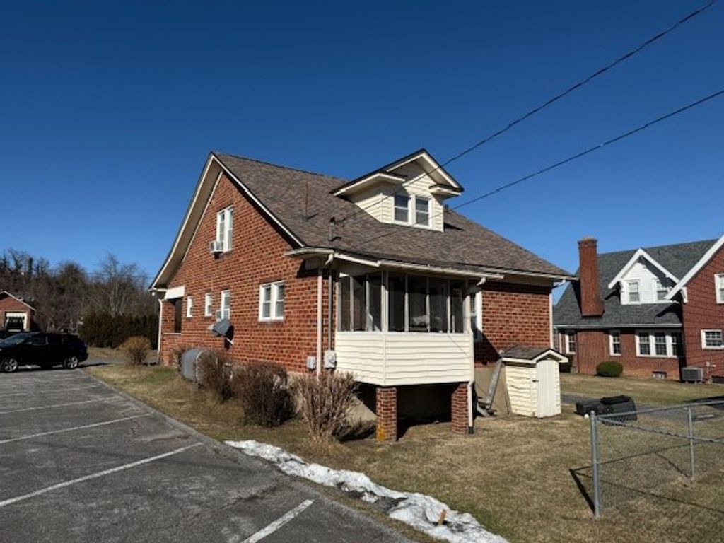 Photo of 305 W Washington St, Galax, VA 24333 (MLS # 104545)