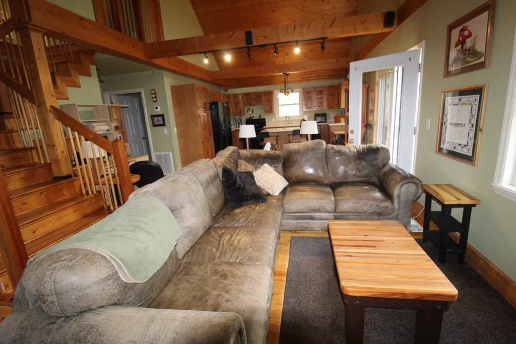 Photo of 200 Laurel Ridge Ln, Woodlawn, VA 24381 (MLS # 109678)