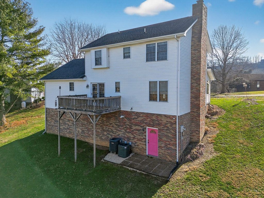 Photo of 19025 Essex Drive, Abingdon, VA 24211 (MLS # 104491)