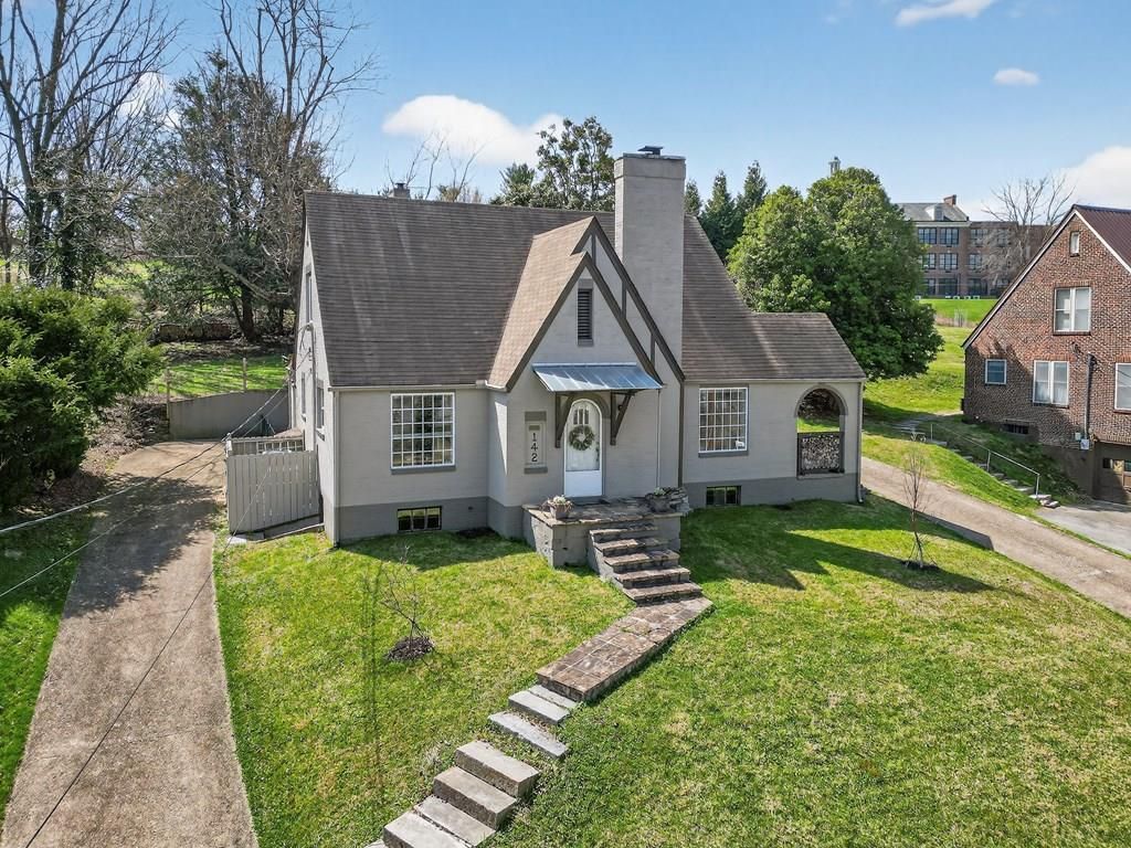 Photo of 142 Campbell Ave, Marion, VA 24354 (MLS # 109347)