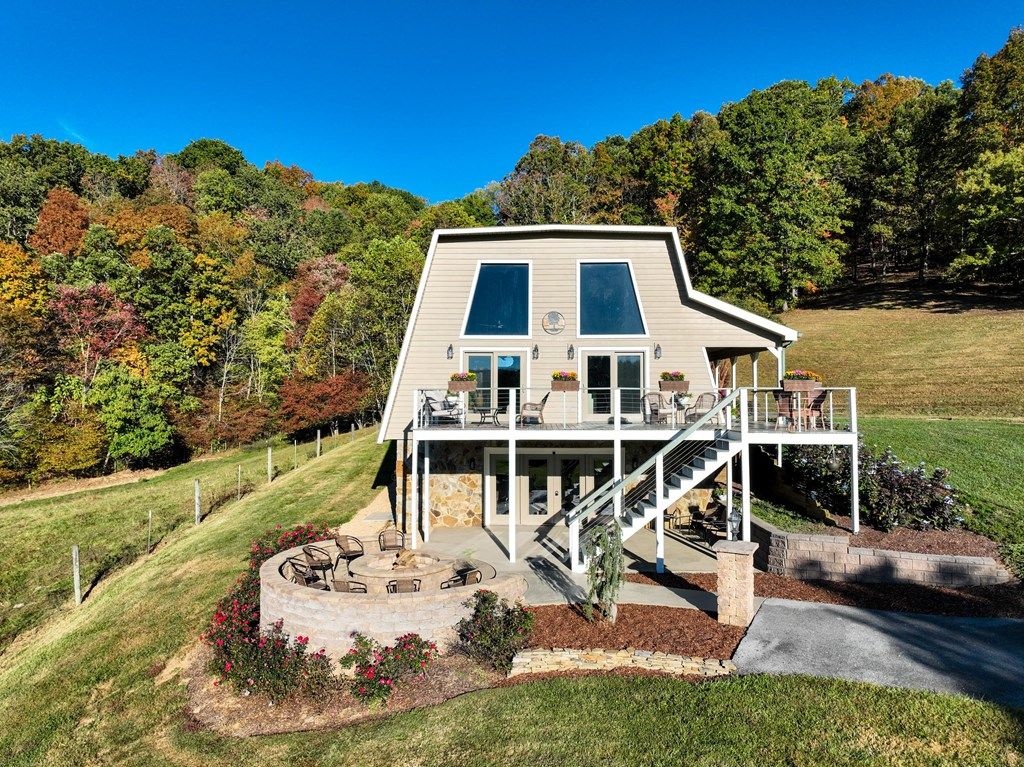 Photo of 21072 Delmar Rd, Damascus, VA 24236 (MLS # 104044)