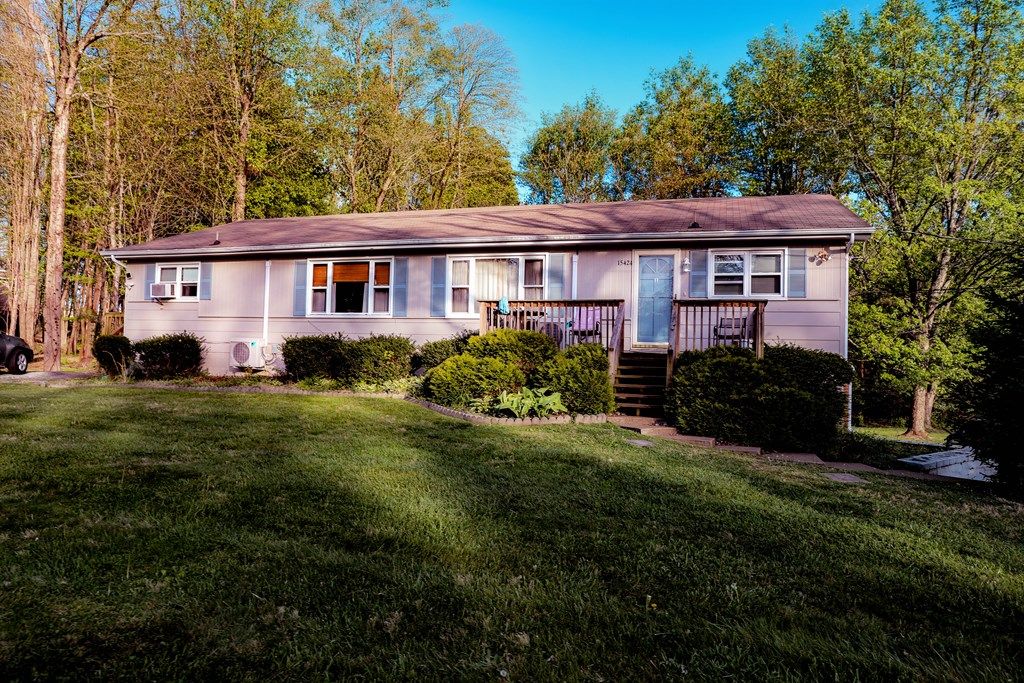 Photo of 15424 Majestic Drive, Bristol, VA 24202 (MLS # 109812)