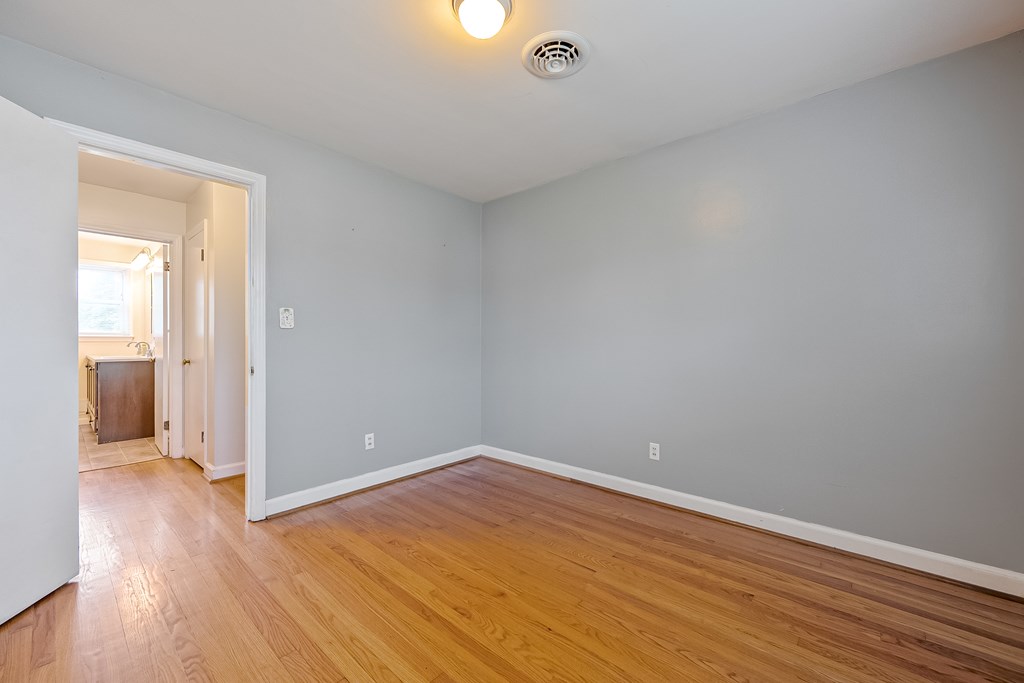 Wytheville, Virginia 24382, United States, 3 Bedrooms Bedrooms, ,2 BathroomsBathrooms,Residential,Active,130876