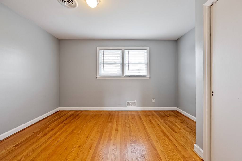 Wytheville, Virginia 24382, United States, 3 Bedrooms Bedrooms, ,2 BathroomsBathrooms,Residential,Active,130876