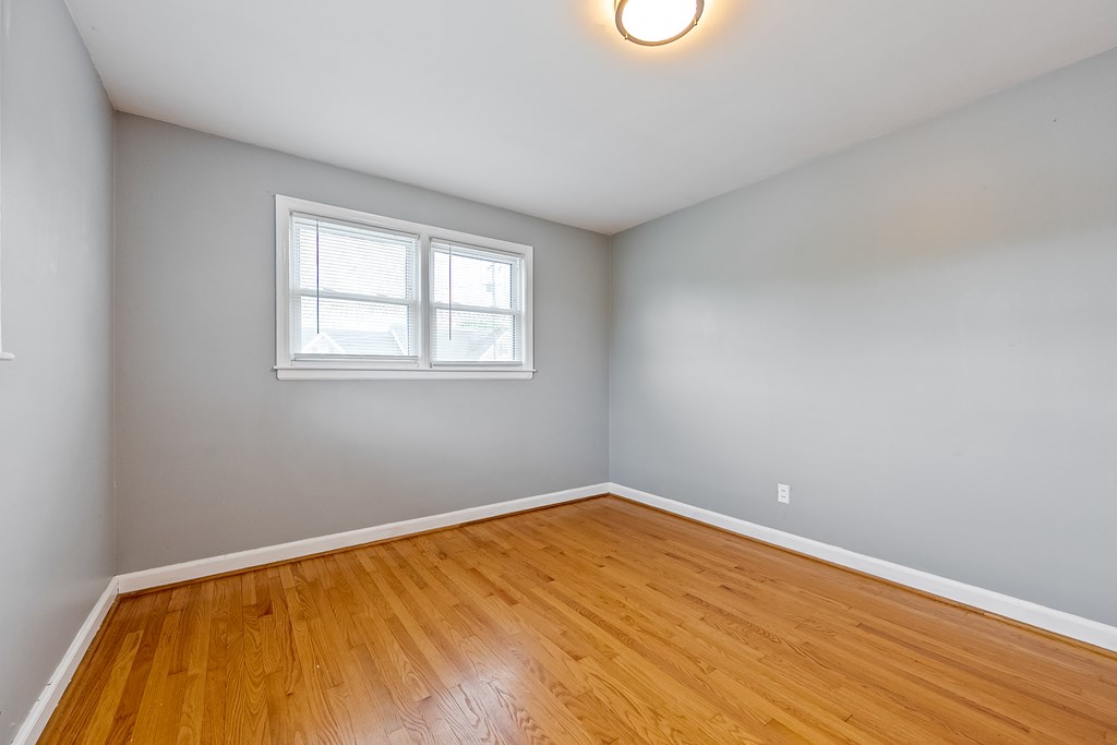 Wytheville, Virginia 24382, United States, 3 Bedrooms Bedrooms, ,2 BathroomsBathrooms,Residential,Active,130876