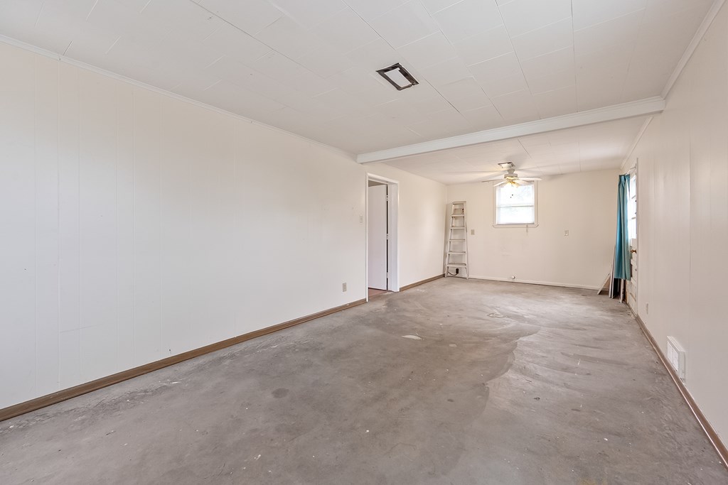 Wytheville, Virginia 24382, United States, 3 Bedrooms Bedrooms, ,2 BathroomsBathrooms,Residential,Active,130876