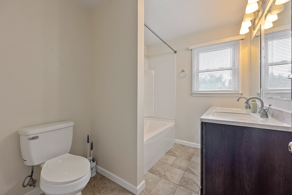 Wytheville, Virginia 24382, United States, 3 Bedrooms Bedrooms, ,2 BathroomsBathrooms,Residential,Active,130876