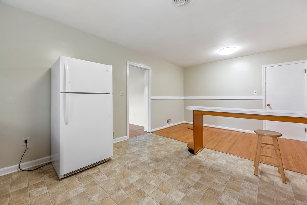 Wytheville, Virginia 24382, United States, 3 Bedrooms Bedrooms, ,2 BathroomsBathrooms,Residential,Active,130876