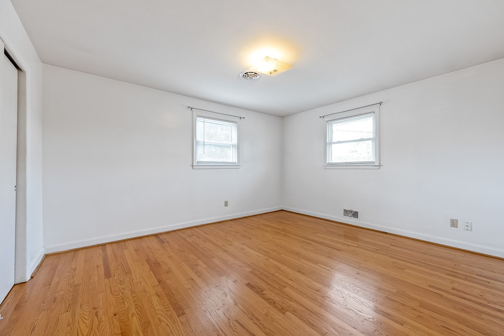 Wytheville, Virginia 24382, United States, 3 Bedrooms Bedrooms, ,2 BathroomsBathrooms,Residential,Active,130876