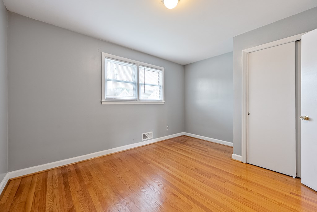 Wytheville, Virginia 24382, United States, 3 Bedrooms Bedrooms, ,2 BathroomsBathrooms,Residential,Active,130876