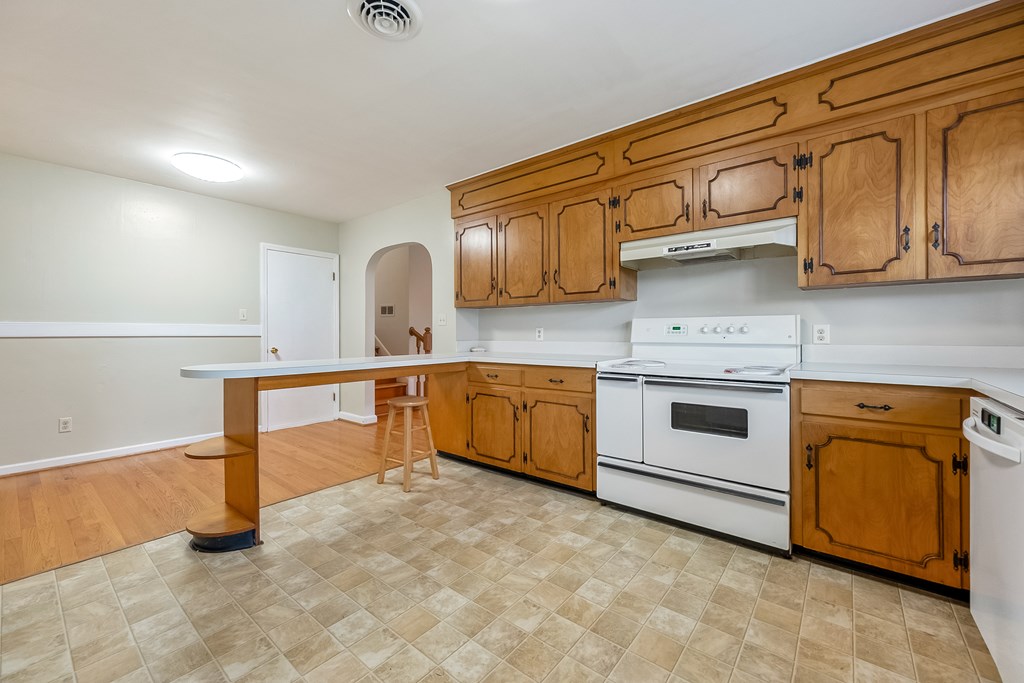 Wytheville, Virginia 24382, United States, 3 Bedrooms Bedrooms, ,2 BathroomsBathrooms,Residential,Active,130876