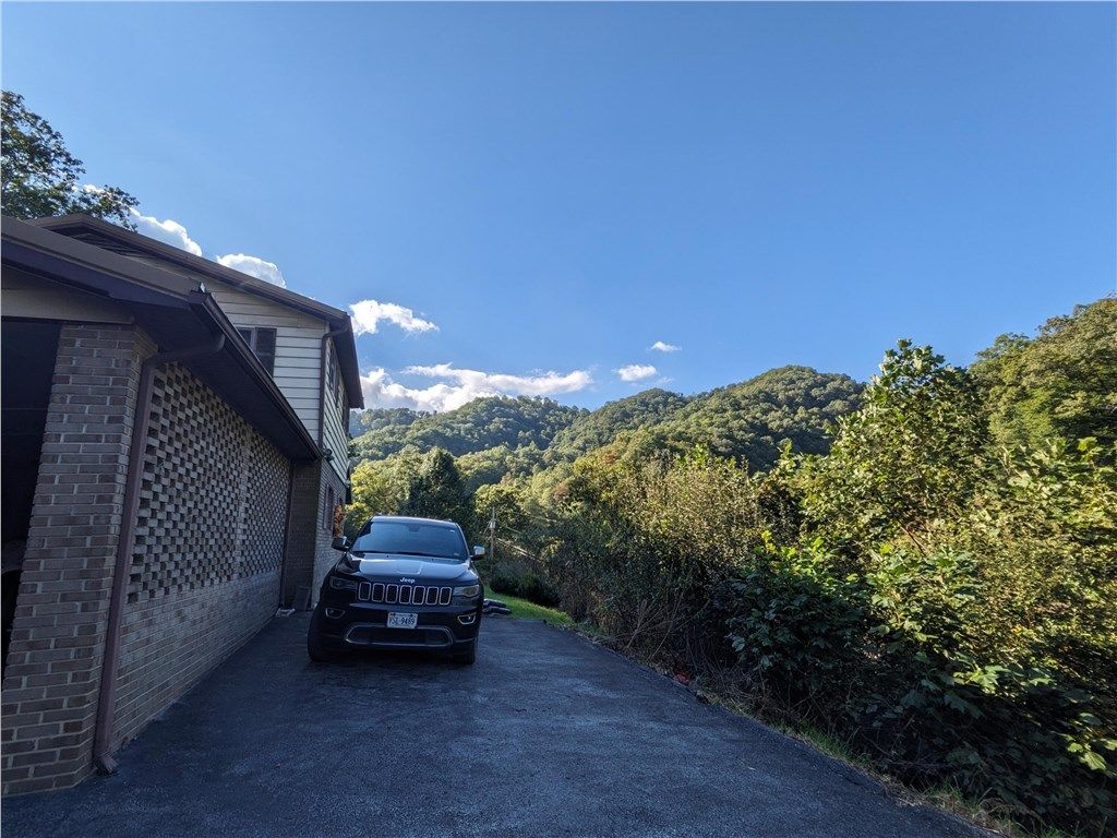 Photo of 4788 Guesses Fork Rd, Hurley, VA 24620 (MLS # 103669)