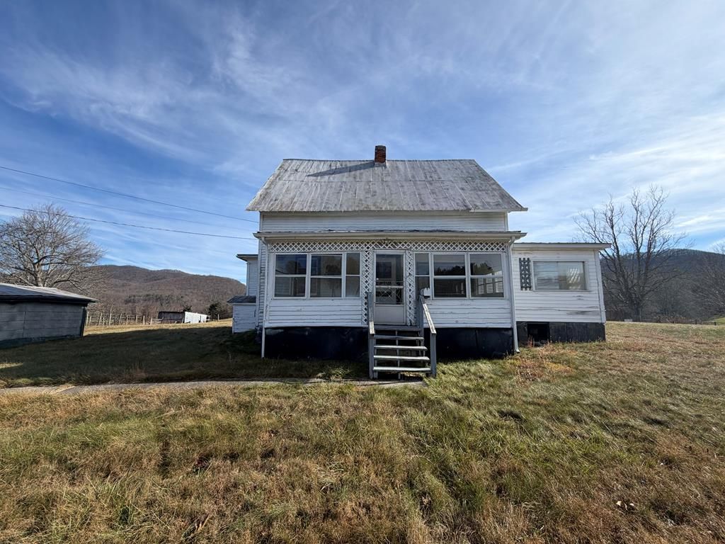 Photo of 265 Flatwoods Road, Marion, VA 24354 (MLS # 104295)