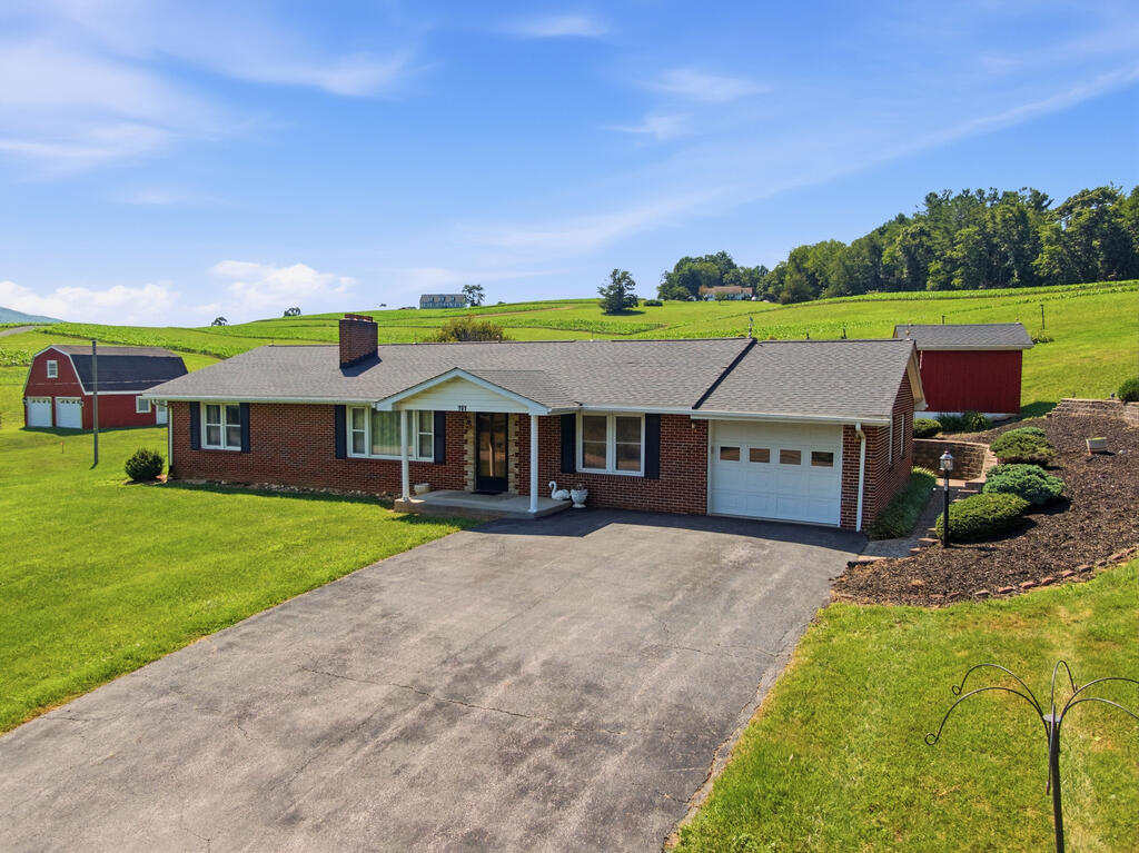 Photo of 181 Ridgeview Rd, Floyd, VA 24091 (MLS # 111766)