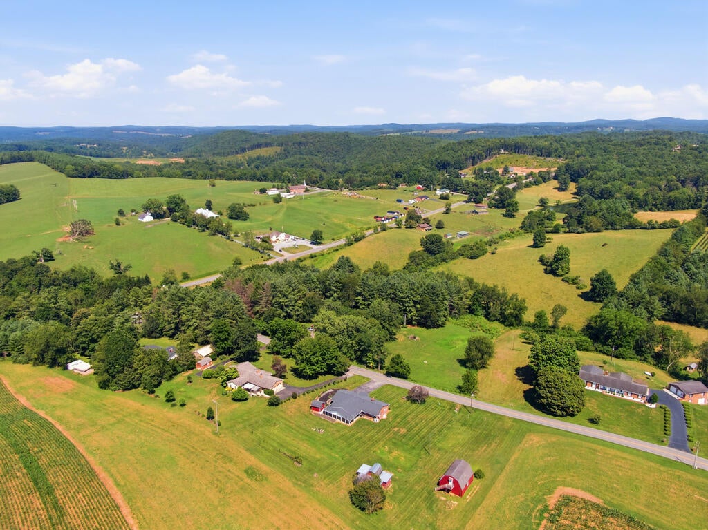 Photo of 181 Ridgeview Rd, Floyd, VA 24091 (MLS # 111766)