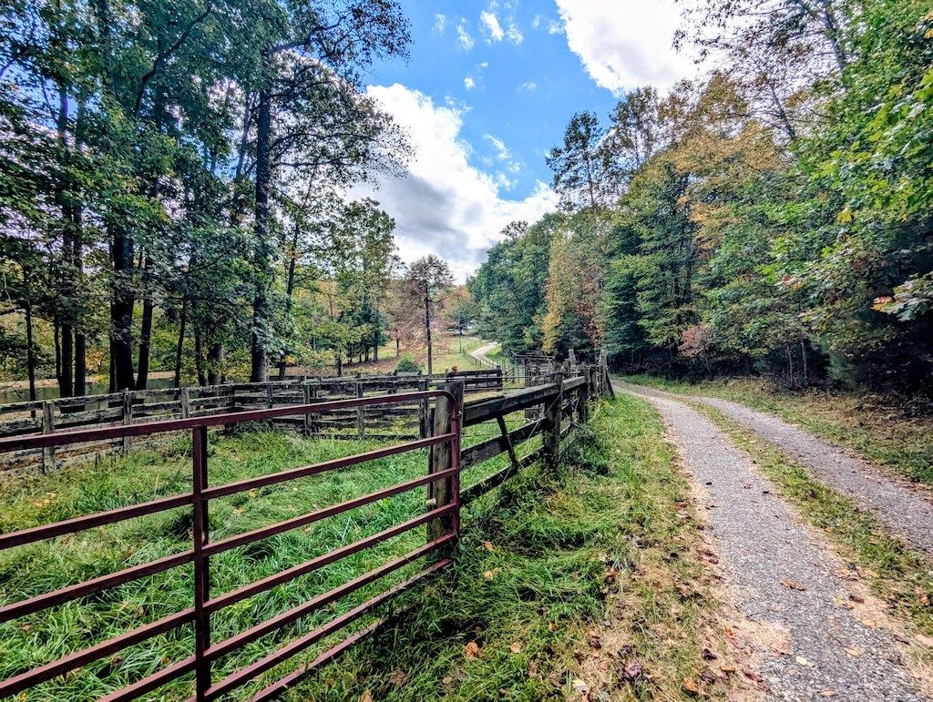 Photo of 173 Hubbard Rd, Willis, VA 24380 (MLS # 103624)