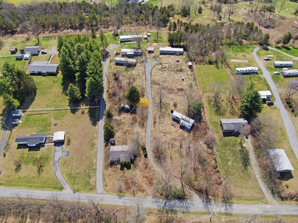 Photo of 185 185 Coxs Trailer Park Rd, Wytheville, VA 24382 (MLS # 109198)