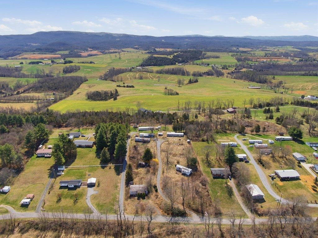 Photo of 185 185 Coxs Trailer Park Rd, Wytheville, VA 24382 (MLS # 109198)