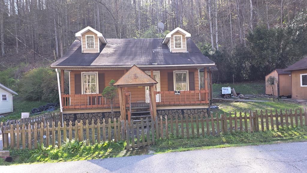 Photo of 1822 Derby Rd, Appalachia, VA 24230 (MLS # 104278)