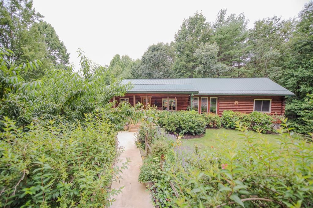 Photo of 542 Chestnut Falls Lane, Galax, VA 24333 (MLS # 100938)