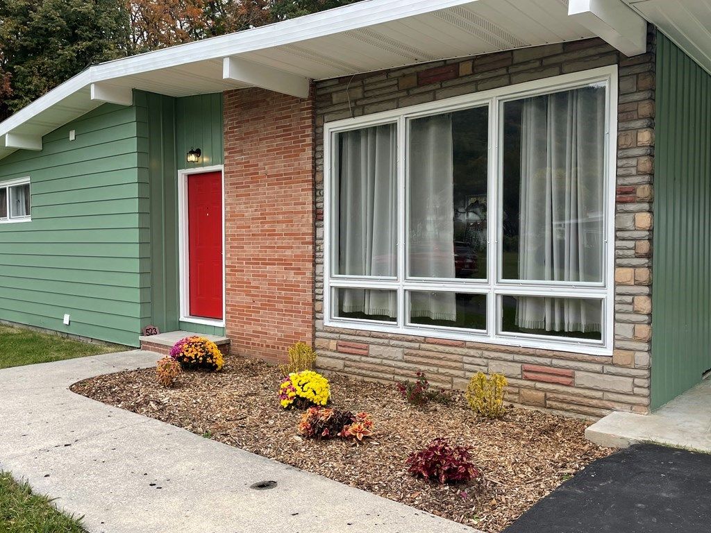 Photo of 523 Docie St, Damascus, VA 24236 (MLS # 104054)