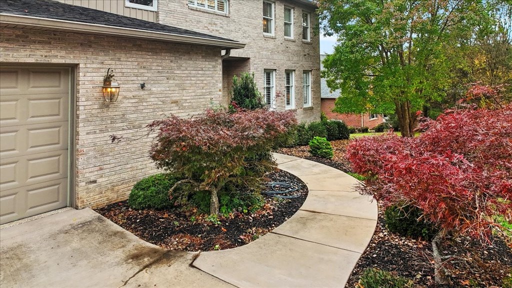 2115 Plank Drive