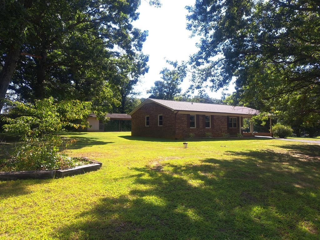 Photo of 944 Doe Run Rd, Ararat, VA 24053 (MLS # 98281)