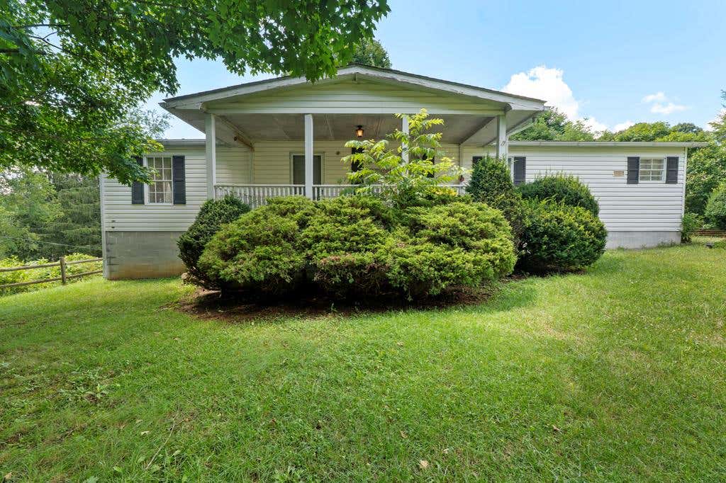 Photo of 2257 Julia Simpkins Rd, Hiwassee, VA 24347 (MLS # 111137)