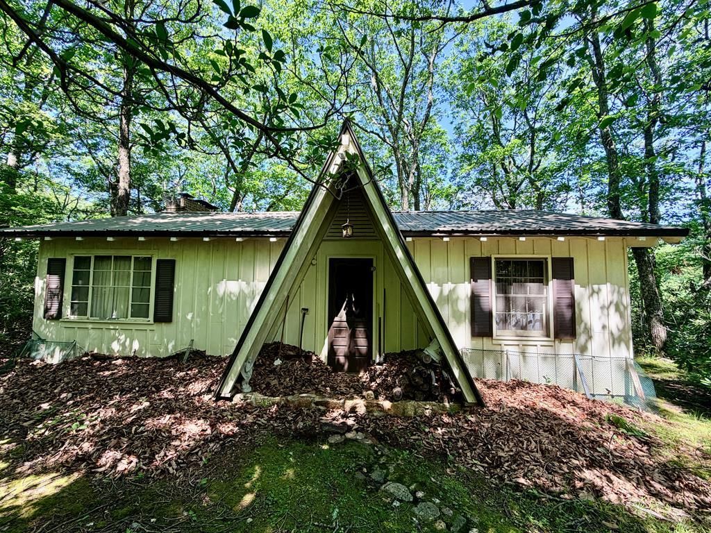 Photo of 728 Groundhog Hills Rd, Hillsville, VA 24343 (MLS # 110338)