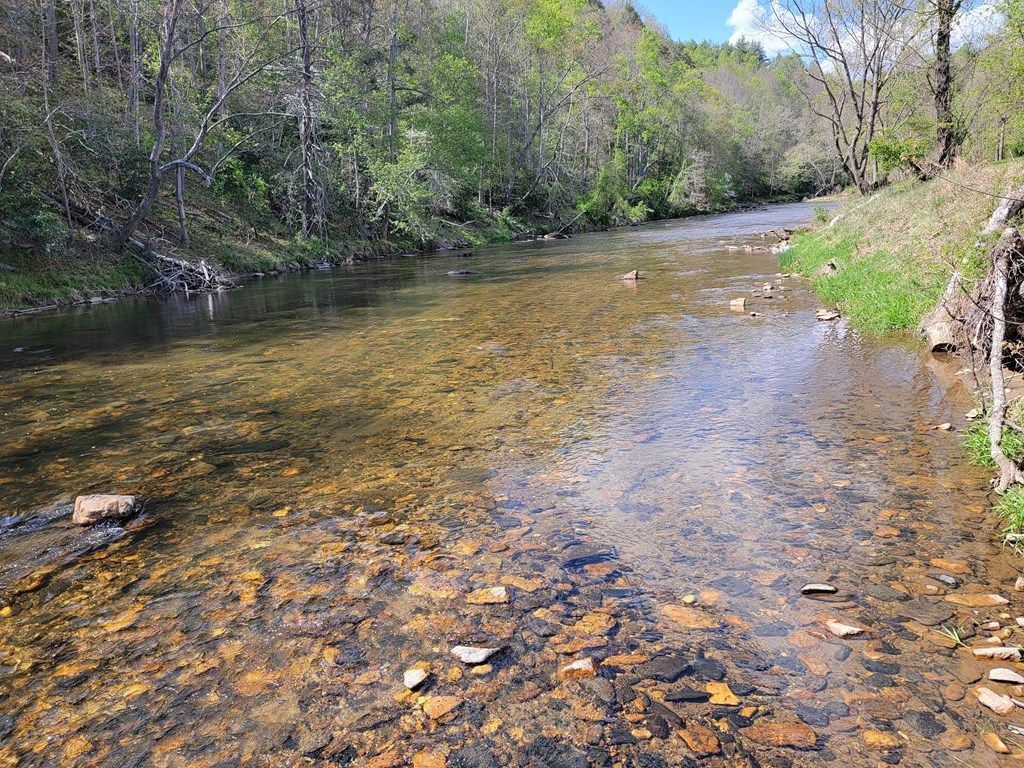 Photo of 573 Cold Springs Rd, Galax, VA 24333 (MLS # 109805)