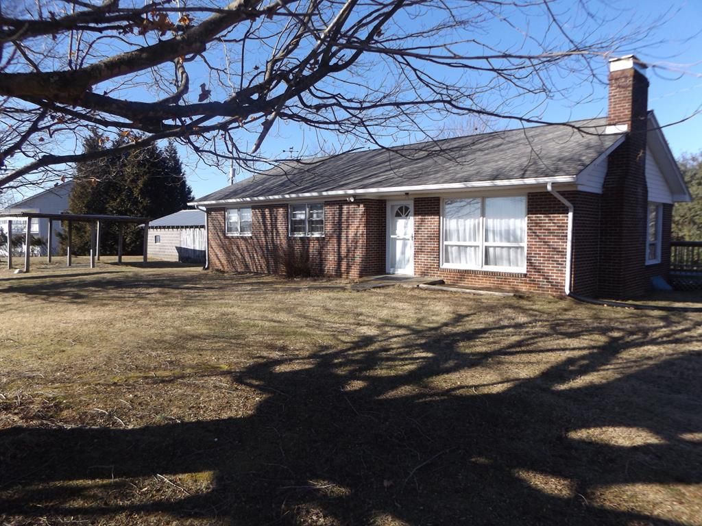 Photo of 244 Shockley Rd, Hillsville, VA 24343 (MLS # 104630)