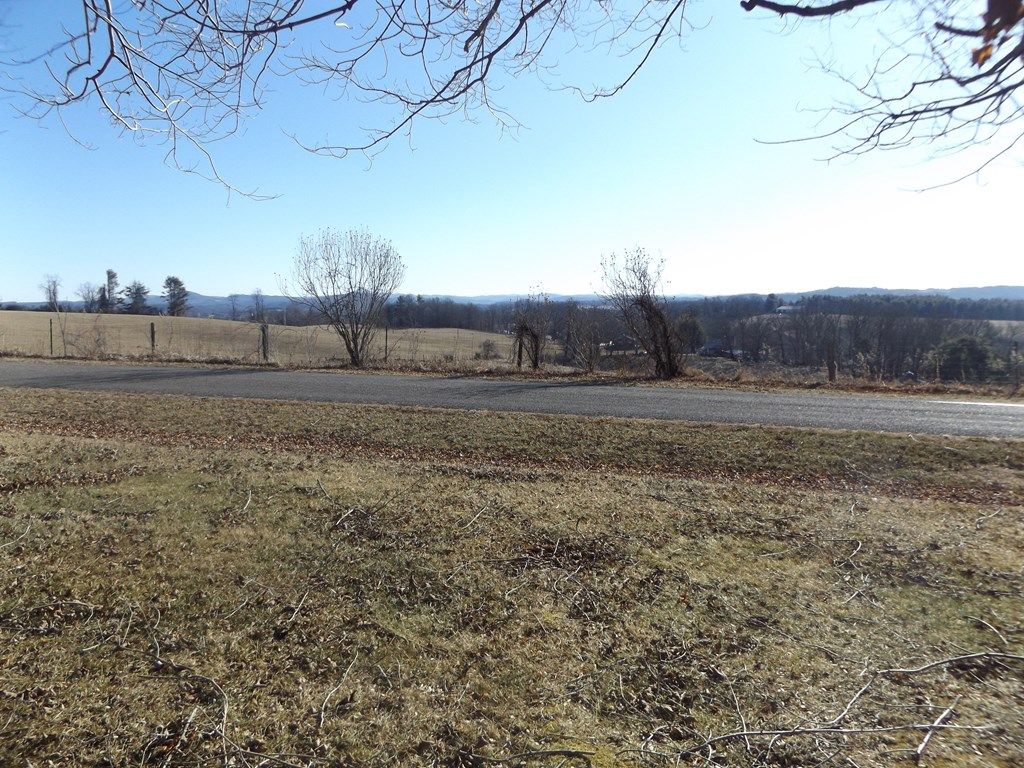 Photo of 244 Shockley Rd, Hillsville, VA 24343 (MLS # 104630)