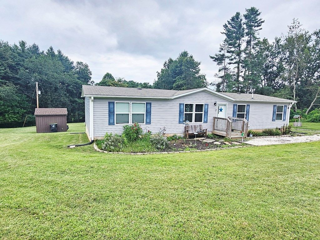 Photo of 4270 Coulson Church Rd, Hillsville, VA 24343 (MLS # 100894)
