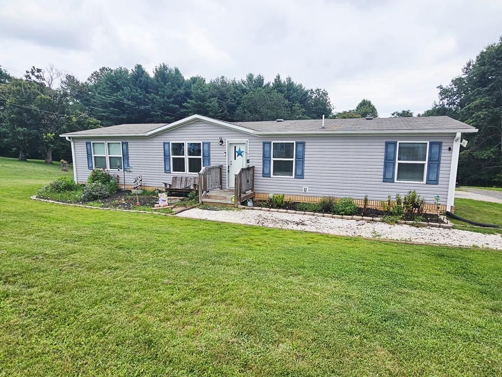 Photo of 4270 Coulson Church Rd, Hillsville, VA 24343 (MLS # 100894)
