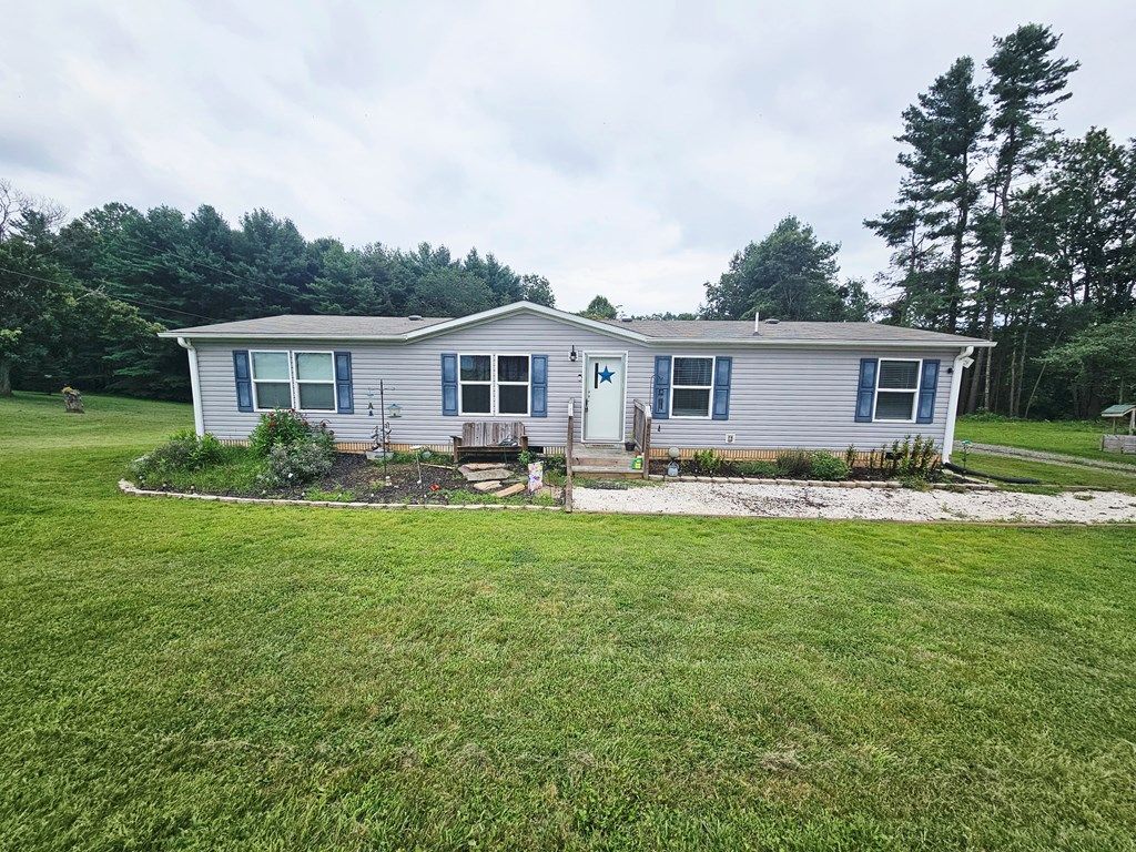 Photo of 4270 Coulson Church Rd, Hillsville, VA 24343 (MLS # 100894)