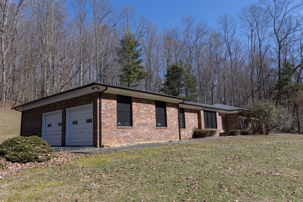 Photo of 601 601 Fill Street, Pounding Mill, VA 24637 (MLS # 105984)