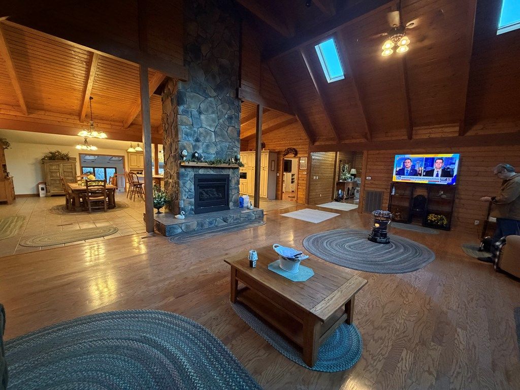 Photo of 1087 Greenhouse Circle, Bristol, VA 24631 (MLS # 104289)