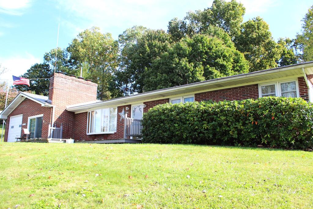 Photo of 6723 W Lee Hwy, Rural Retreat, VA 24368 (MLS # 112295)
