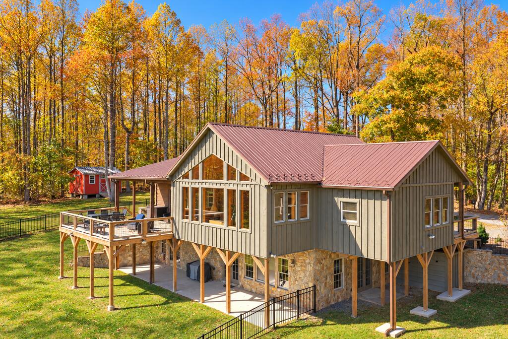 Photo of 316 Snow Mountain Lane, Fancy Gap, VA 24328 (MLS # 112456)