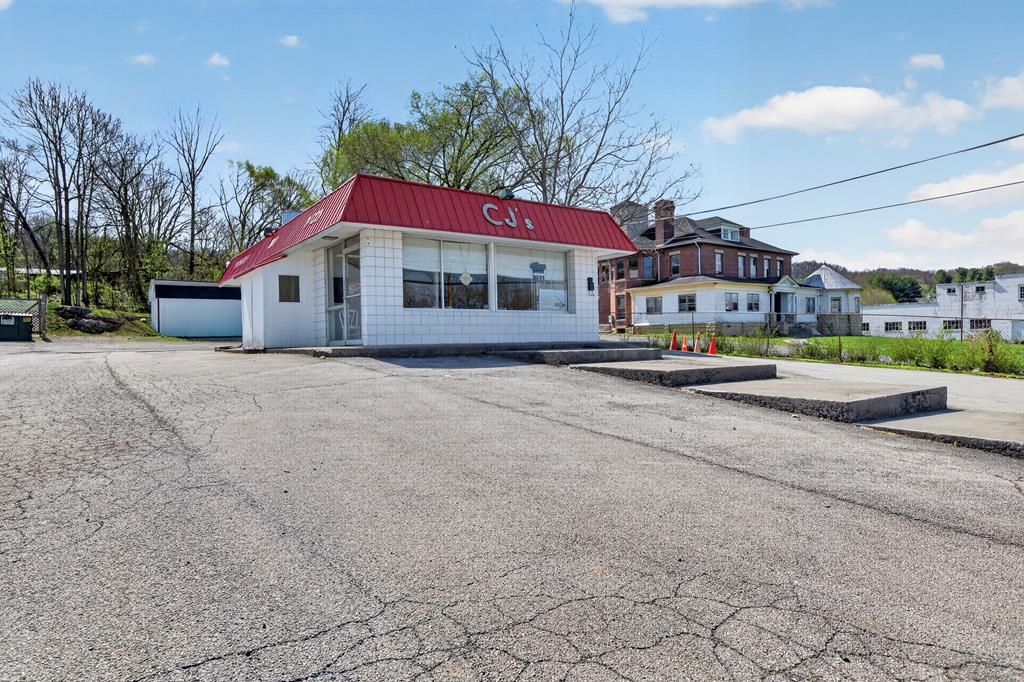Photo of 534 S Main St, Marion, VA 24354 (MLS # 109557)